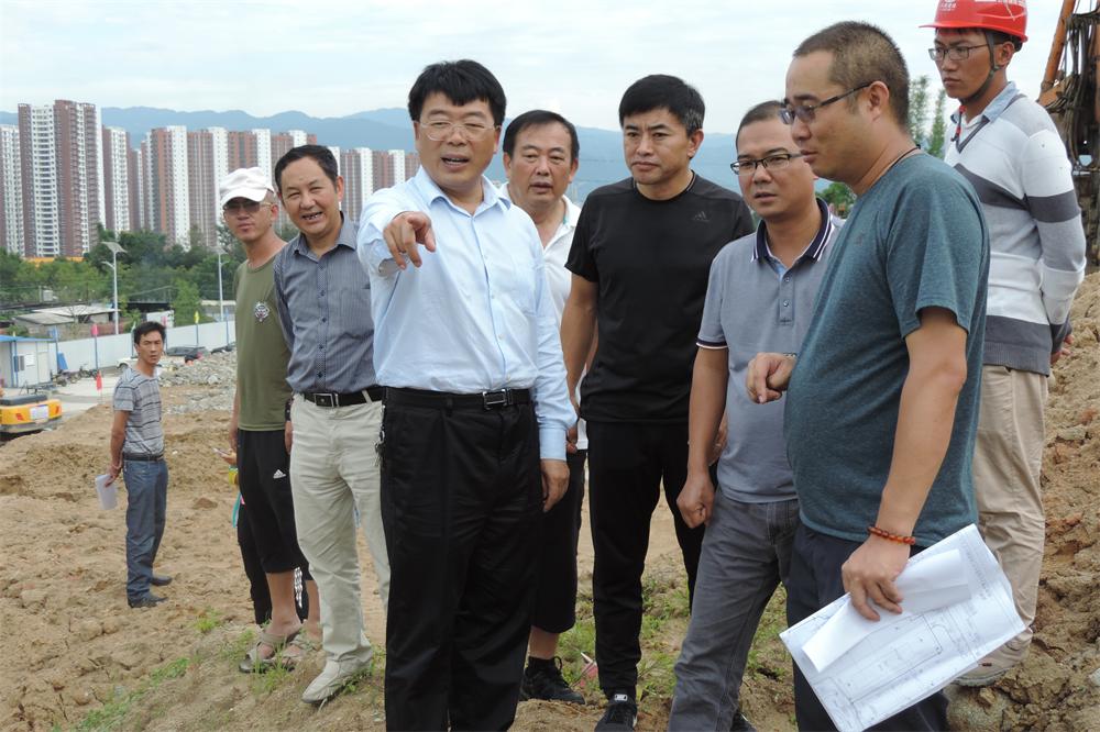 臨滄人大主任調(diào)研市委黨校修.JPG
