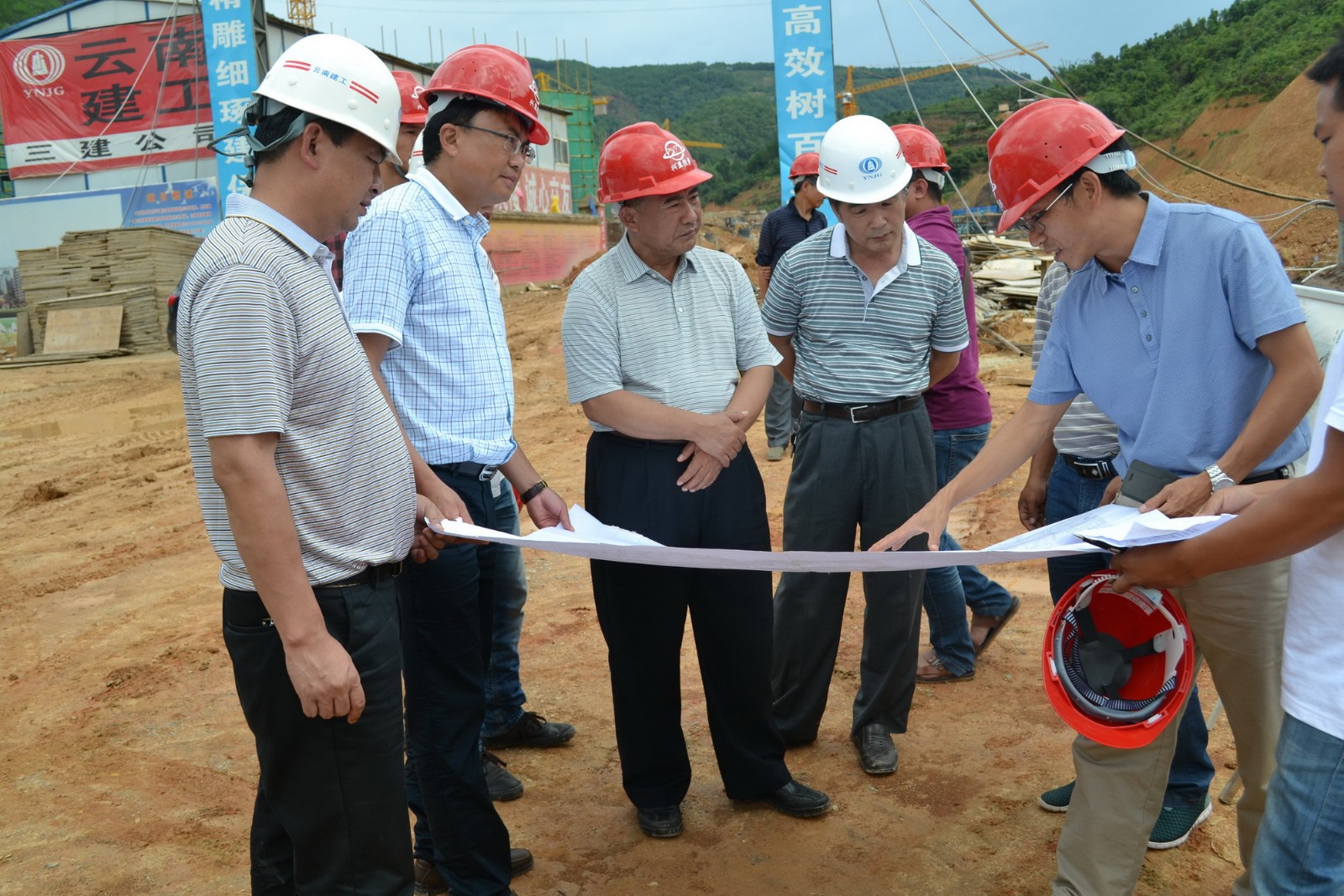 普洱副市長(zhǎng)墨江修.jpg